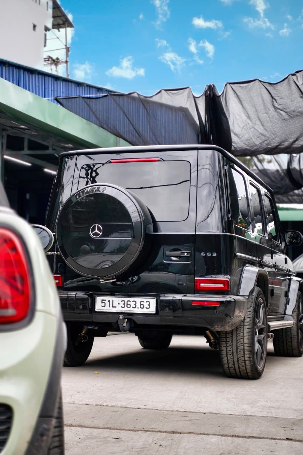 Mercedes-AMG G63 và MINI JCW mui trần tại xưởng BMAP Workshop Quận 7, TP.HCM